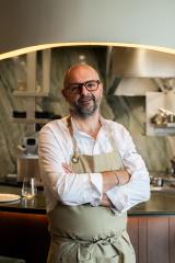 Pierre Reboul, formé dans les plus grandes maisons (Pic, Rostang, Legendre), revendique une cuisine...