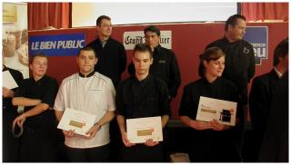 De gauche à droite : Maxime Moutely, Gaetan Courtial (3ème), Maxime Cortes (2ème)et la lauréate...