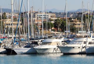 Le port de Saint-Laurent-du-Var et ses restaurants