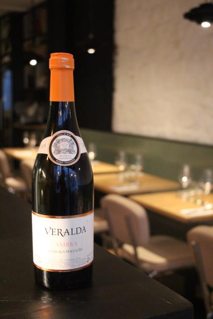 Le Veralda Ambra Istarska Malvazjia, un vin ambré croate, à la carte du restaurant Adria.