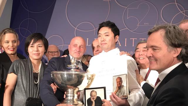 Kenichiro Sekiya, L'Atelier de Joël Robuchon à Tokyo, est le lauréat du 52ème Prix Taittinger.