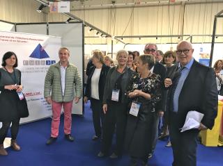 inauguration du salon par le maire de La Teste- de-Buch, Jean-Jacques Eroles en présence des...