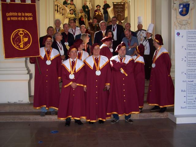 La Confrèrie sur les marches de l'Hôtel de Ville de Limoges