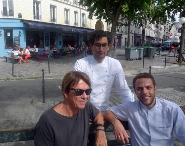 Orso Filippi, Etienne Daviau, François Leduc, devant Moncoeur-Belleville, l'une des terrase de l'été 2016 à Paris