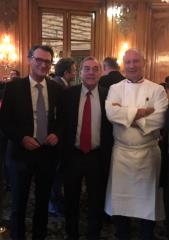 Laurent Jeannin, Jacques Mallard et Eric Frechon lors de la remise du prix au Bristol.