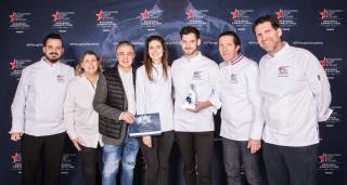 Camille Saint-M'Leux, entouré du jury du S. Pellegrino Young Chef 2023/