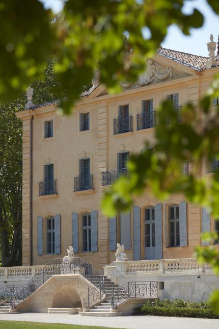 Le Château de Fonscolombe, bâtisse XVIIIe près d'Aix-en-Provence, désormais membre des Relais & Châteaux.