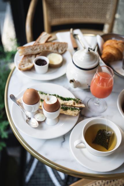 Les petits déjeunes, au Café de Luce.