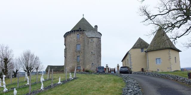 Quatre chambres devraient être réalisées dans la tour du château du Couffour.