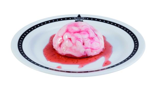 'l'Iced Brain' : un dôme de sorbet à la fraise surmonté de chantilly glacée, le tout sur un coulis à la fraise pour une imitation parfaite d'un vrai cerveau…