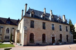 L'Abbaye de La Bussière et ses deux restaurants (le 1131 et le Bistrot des Moines) opère un retour...