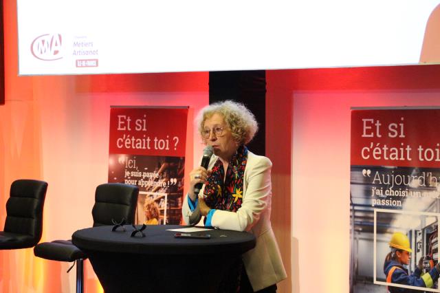 L'ancienne ministre du Travail, Muriel Pénicaud, s'inquiète quant au financement des CFA...