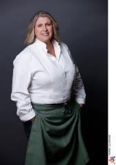 La cheffe doublement étoilée au Guide Michelin, Stéphanie Le Quellec, elle-même gagnante de l'émission numéro deux à participé en tant que jury à la quinzième édition de Top Chef ! 