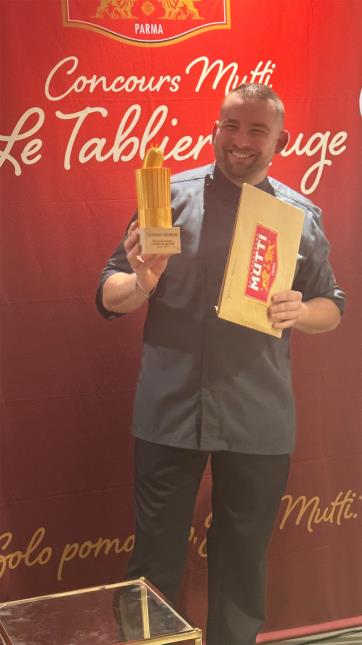 Ian Morieux remporte le concours Le Tablier Rouge de Mutti dans la catégorie végétarienne.