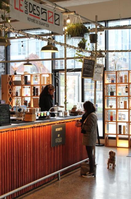  Un café-bar à bière chaleureux et festif