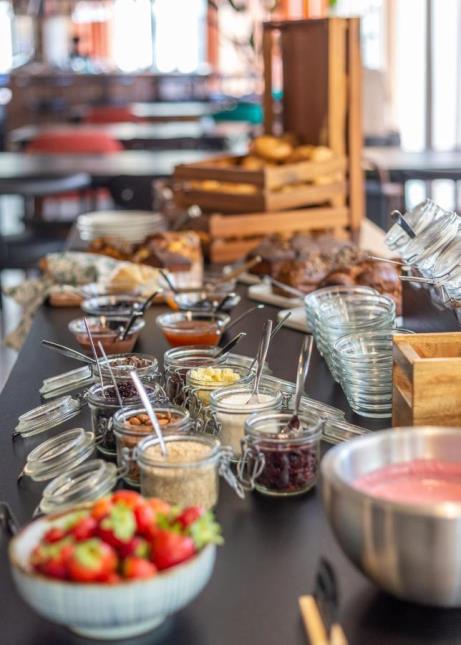 Le buffet petit déjeuner au Jost Bordeaux.