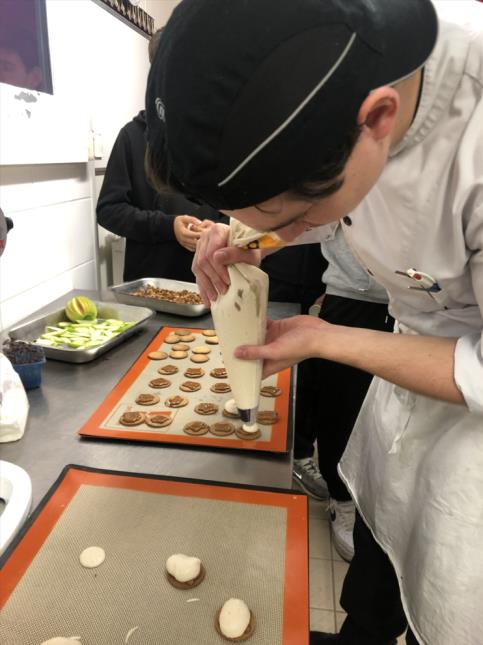 Atelier pâtisserie au lycée Le Paraclet