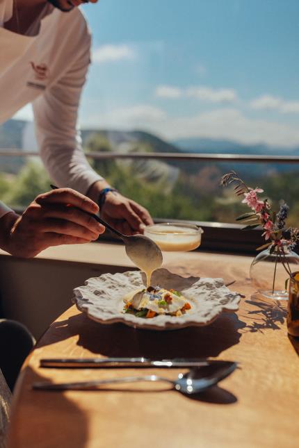 Le jeune chef met en avant des produits de terroir et de maraichages bio.