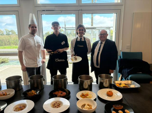 Les lauréats Joah Migeon Cuisinier en Bac Pro & Théo Body Cristovao Serveur en Brevet Professionnel