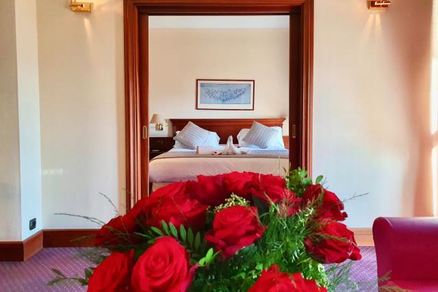 Une chambre décorée pour la Saint-Valentin, à l'hôtel La Scala - 3A Hôtels La Collection 