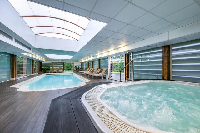 Piscine du Relais de La Malmaison, a member of Radisson Individuals 