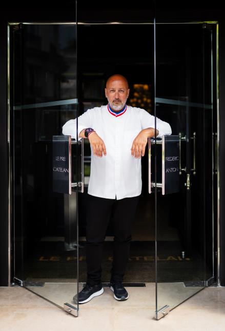 Frédéric Anton : « J’ai toujours eu envie d’ouvrir un jour un bistrot. Ce projet, je le porte depuis longtemps parce qu’il a toute sa place ici, dans ce cadre bucolique, et en écho à la table gastronomique ».