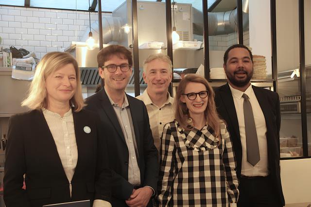 Christine de Cintré, Nicolas Mayer-Rossignol, Fabrice Antoncic, Delphine Crocq et Sileymane Sow : les organisateurs de Rouen à Table ! veulent donner « une expérience gastronomique inédite à travers divers lieux de la ville ». 