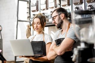 L’utilisation d’outils de gestion numérique permet un suivi précis de l’inventaire et des...