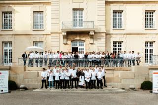 Pierre Hermé et Mauro Colagreco présidaient respectivement le concours de pâtisserie et celui de...