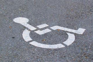 Contrairement aux idées reçues, moins de 1,5 % des personnes en situation de handicap sont en fauteuil roulant 