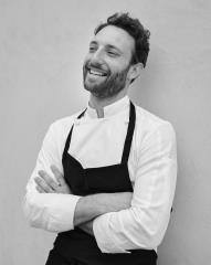 Mylo Levin, nouveau chef exécutif de l'hôtel Le Burgundy Paris.