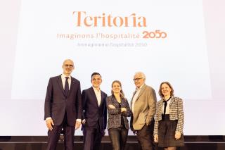 De g. à d., Xavier Alberti, Romain Meinardi, Carole Pourchet, Alain Ducasse, Béatrice Mathurin (directrice marketing et communication)