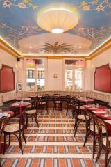 La brasserie Kuna Bada a adopté une décoration ultracolorée, « sans tomber dans le cliché de Bollywood », selon sa cofondatrice Candice Franc.