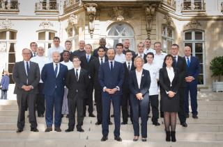 Photo souvenir autour du Premier Ministre, Edouard Philippe et de la Secrétaire d'Etat, Sophie...