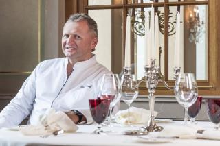 Peter Knogl, chef du Cheval Blanc, situé dans le Grand Hôtel Les Trois Rois à Bâle.