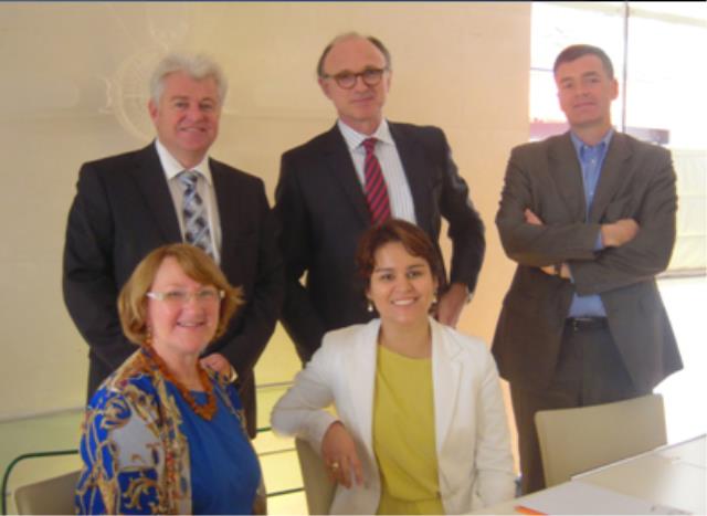 De gauche à droite : Mme Claude Seyze, présidente de Loire-Atlantique Tourisme, Héléna Rey, représentante de l'ONU, Philippe Grosvalet, président du Conseil Général de Loire-Atlantique, Gilles d'Hermies, vice-président de la CCI de Nantes/St-Nazaire et Gi