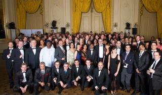 Photo de la famille Golden Tulip autour de Pierre Frédéric Roulot.