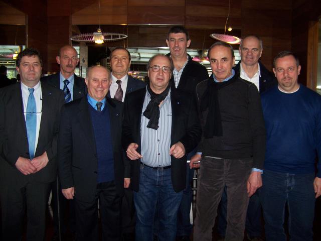 Daniel Rameau (au centre), le président d'Euro-Toques International, et les présidents des antennes européennes de l'association