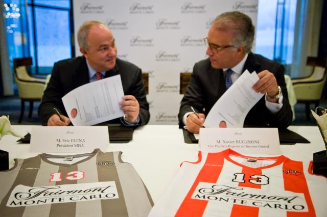 Eric Elena, président de la Monaco Basket Association, et Xavier Rugeroni, directeur général du Fairmont Monte-Carlo.