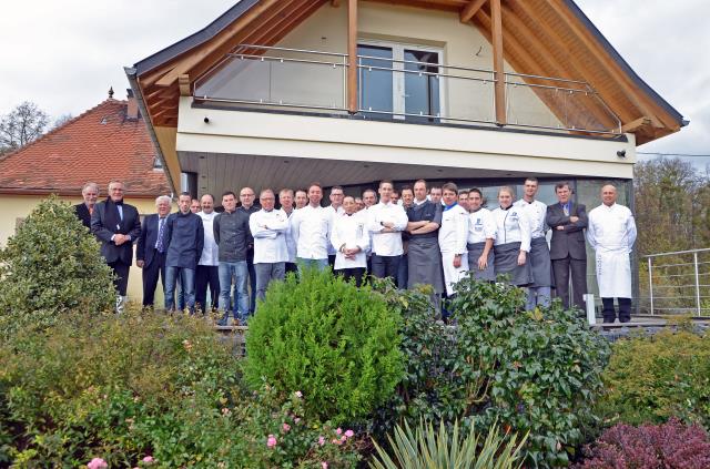 Une trentaine de professionnels ont répondu présent pour le déjeuner des chefs organisé par Enodis chez Yves Kieffer, au Kasbür à Monswiller.