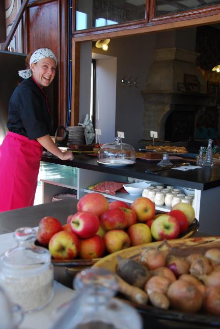 Caroline Girardot, aux fourneaux des Carolines, mitonne des plats sains et appétissants.