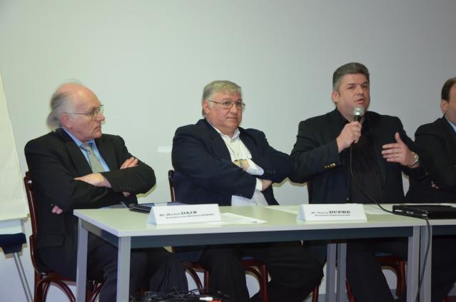 De g à d : Michel dain, président des hôteliers de la Somme et de la région, Thierry Dupré et Thierry Grégoire, hier, à Abbeville.