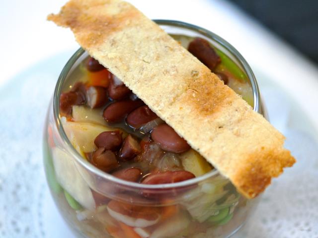 Minestrone aux légumes et quinoa.