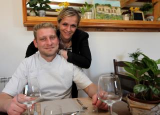 Lloyd Tropeano et Laetitia Hernandez ont été conquis par ce village minuscule et son restaurant à...