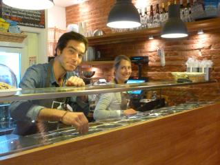 James à Toulouse,  Camille et Stanley vous préparent les sandwiches.