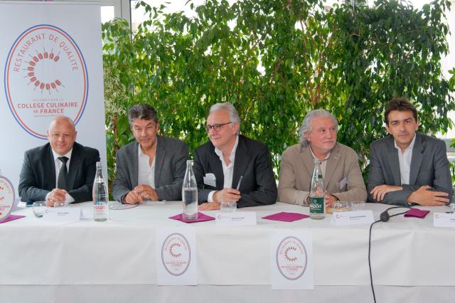 Thierry Marx, Régis Marcon, Alain Ducasse, Alain Dutournier et Yannick Alléno au Stade d'Issy pour le lancement du premier Collège culinaire de France en région.
