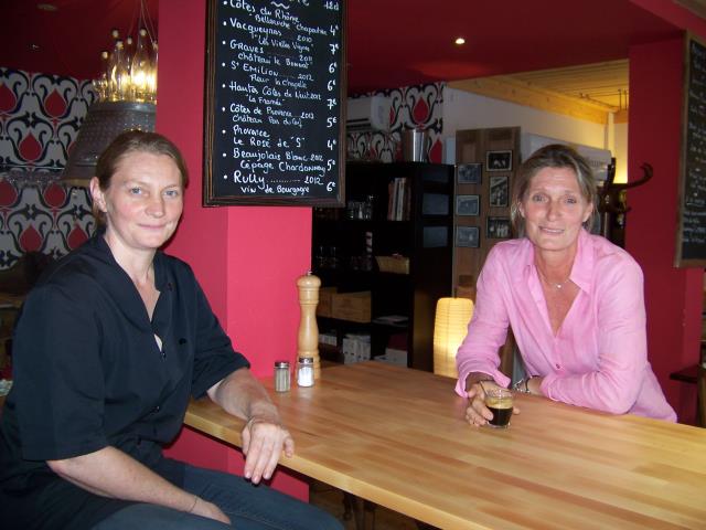 Emmanuelle (à gauche) et Myriam Jorcin veulent faire de cet établissement un lieu convivial et décontracté.