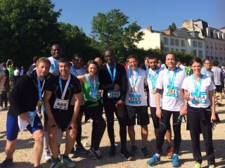 L'équipe de futurs marathoniens de Paris Inn Group.