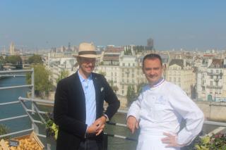 André Terrail et Laurent Delarbre sur le toit de la Tour d'Argent.