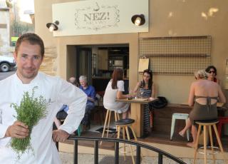 Du potager au bar à vins, Laurent Deconinck peut tout superviser facilement.